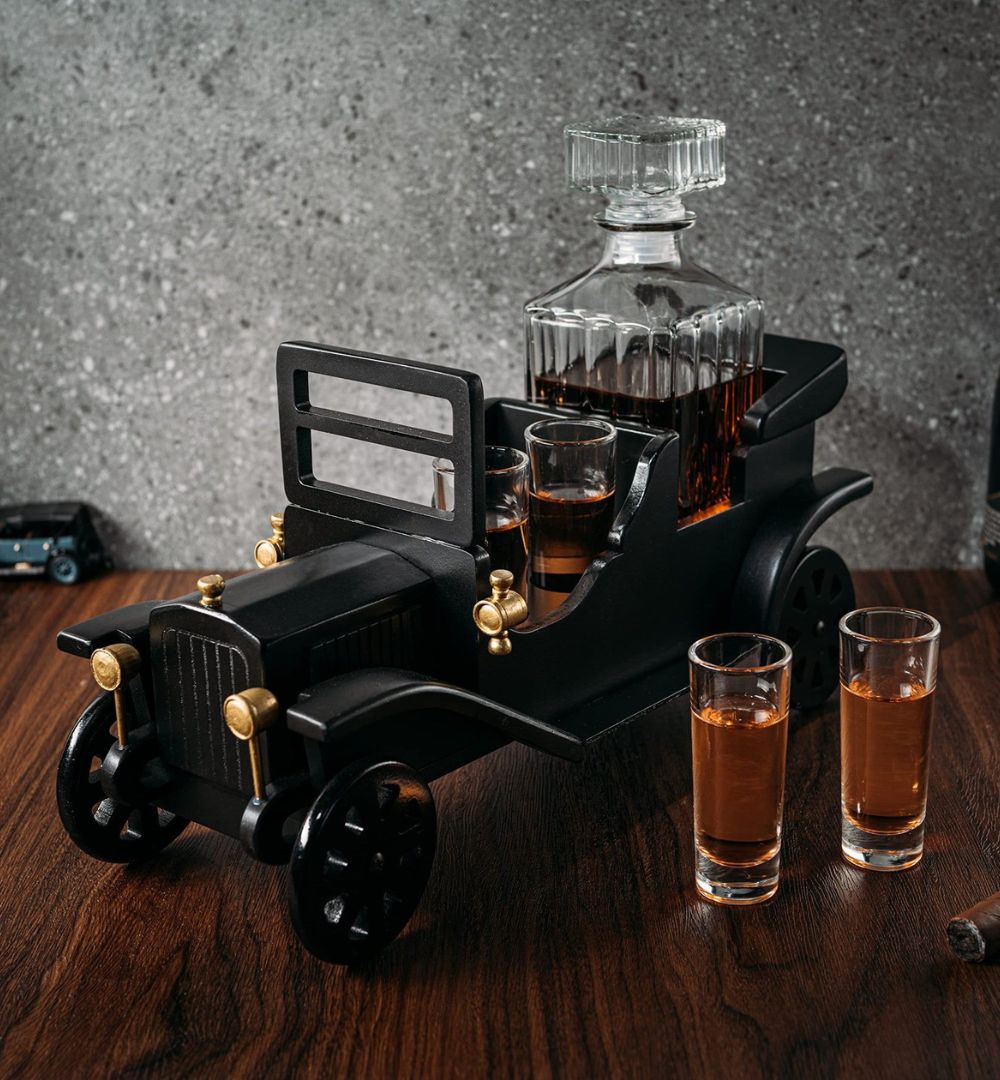 Szklana karafka z 4 kieliszkami na stojaku Auto klasyk - MPL