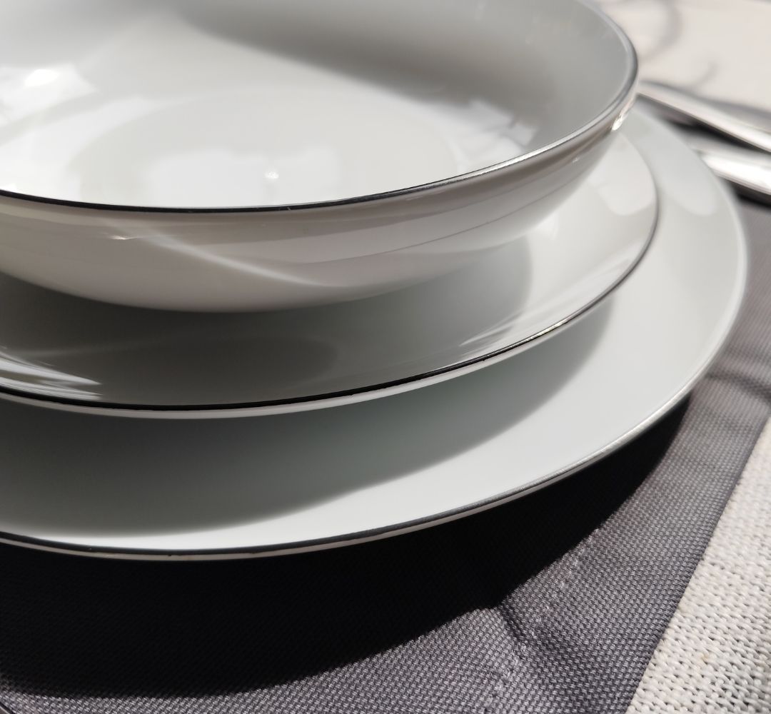 Komplet talerzy na 6 osób (18 el) Bogucice - Base Black 1227 - obrazek 4