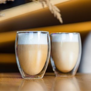 Komplet 2 szklanek żaroodpornych z podwójną ścianką 360 ml Vialli Design - Noa